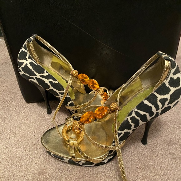 Sandals - Picture 3 of 8